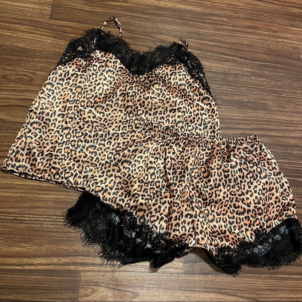🔆 2 pc leopard print cami and shorts pajama lace